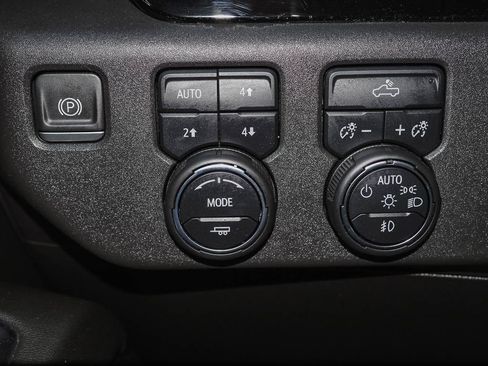 Used 2022 Chevrolet Silverado 1500 LT Trail Boss AWD/4WD image 25