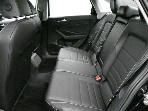 Used 2023 Volkswagen Jetta SE w/ Panoramic Sunroof Package image 8