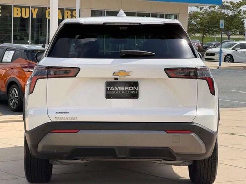 Used 2025 Chevrolet Equinox LT w/ Safety and Technology Package FWD image 3