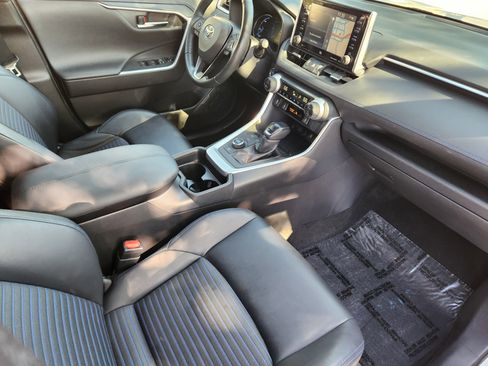 Used 2020 Toyota RAV4 XSE image 18