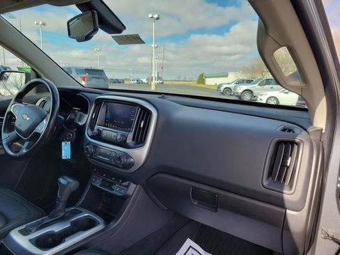 Used 2020 Chevrolet Colorado LT w/ Colorado RST Special Edition image 13