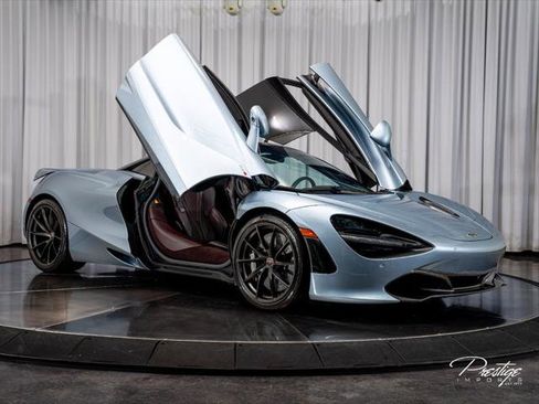 Used 2018 McLaren 720S Luxury RWD image 2