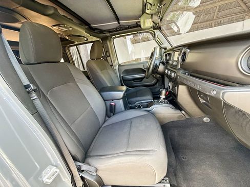 Used 2021 Jeep Wrangler Unlimited Willys image 32