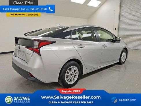 Used 2020 Toyota Prius LE FWD image 4