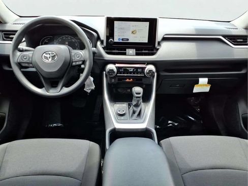Used 2025 Toyota RAV4 LE AWD/4WD image 11