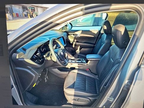 Used 2023 Buick Envision Avenir FWD image 11