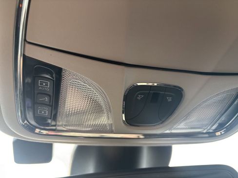 Used 2022 Jeep Cherokee Limited w/ Sun & Sound Group image 31