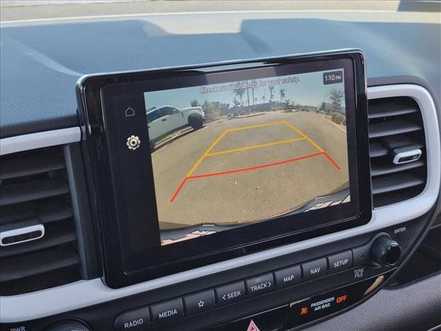 Used 2025 Hyundai Venue Limited FWD image 18