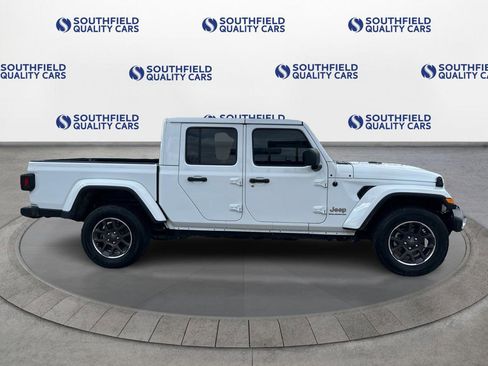 Used 2023 Jeep Gladiator Overland image 8
