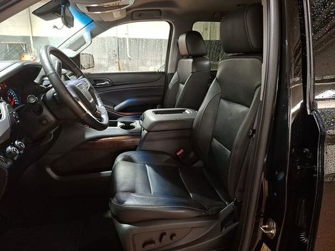 Used 2017 GMC Yukon SLT image 11