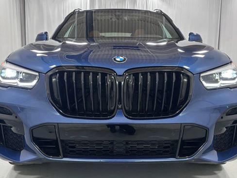 Used 2022 BMW X5 xDrive40i w/ M Sport Package AWD/4WD image 3