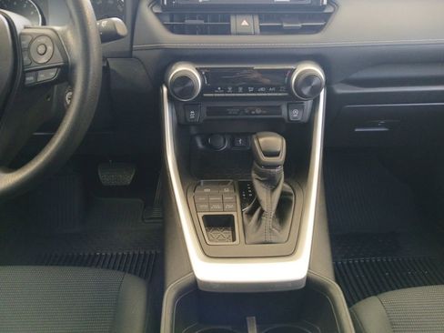 Used 2022 Toyota RAV4 LE image 3