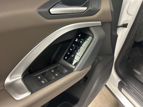 New 2025 Audi Q5 Premium Plus image 15