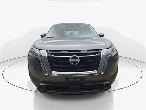 Used 2024 Nissan Pathfinder SV FWD image 12