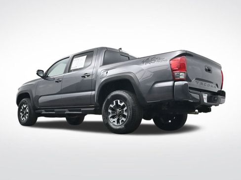 Used 2017 Toyota Tacoma TRD Off-Road image 36