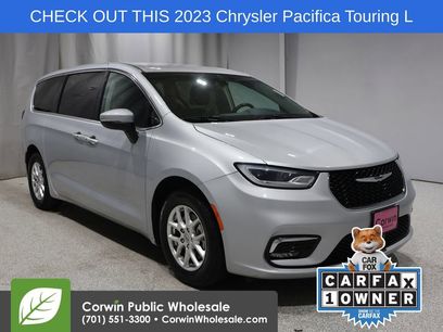 Used 2023 Chrysler Pacifica Touring-L