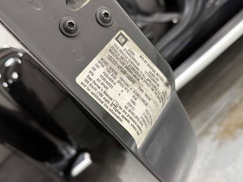 Used 2004 Chevrolet SSR w/ Preferred Equipment Group image 11