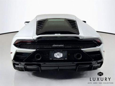 Used 2022 Lamborghini Huracan EVO RWD image 7