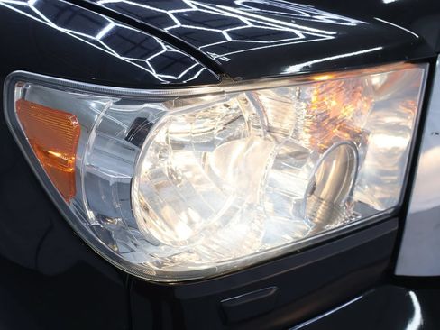 Used 2016 Toyota Sequoia Platinum AWD/4WD image 35