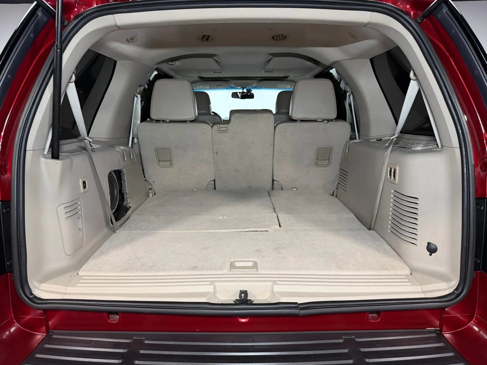 Used 2013 Ford Expedition Limited RWD image 15