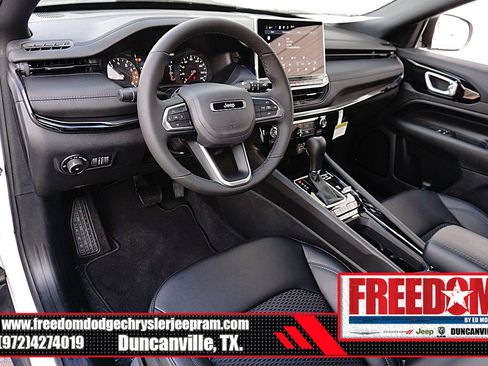 New 2026 Jeep Compass Latitude image 10