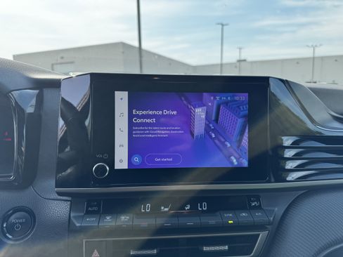 Used 2025 Toyota Camry SE FWD image 6