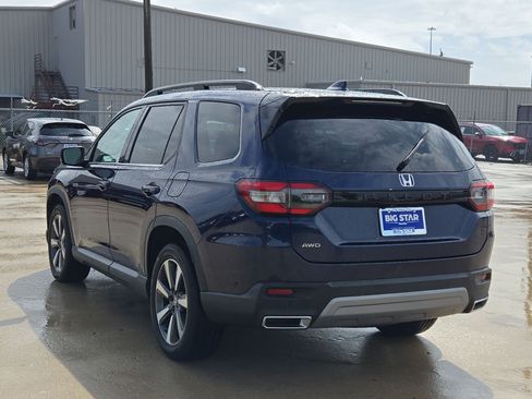 Used 2024 Honda Pilot Touring image 6