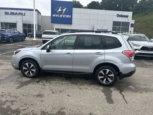 Used 2018 Subaru Forester 2.5i Premium w/ All-Weather Package AWD/4WD image 7