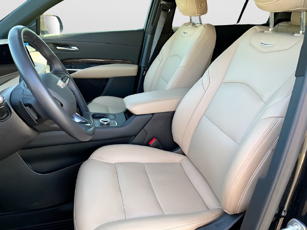 Used 2024 Cadillac XT4 Premium Luxury w/ Cold Weather Package FWD image 20