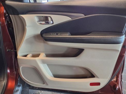 Used 2018 Honda Ridgeline RTL-T image 12