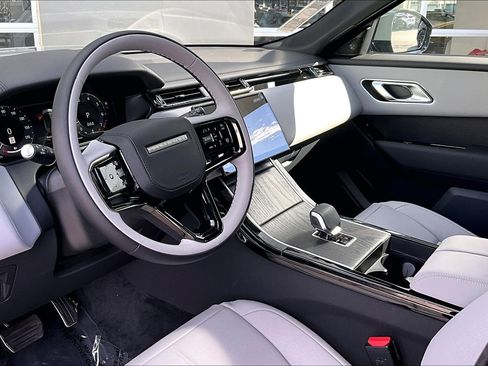 New 2026 Land Rover Range Rover Velar Dynamic SE image 6