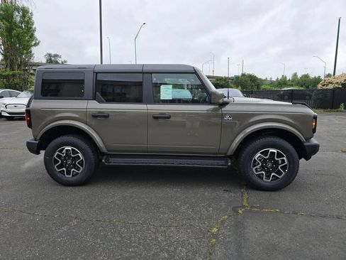 New 2026 Ford Bronco Outer Banks AWD/4WD image 6
