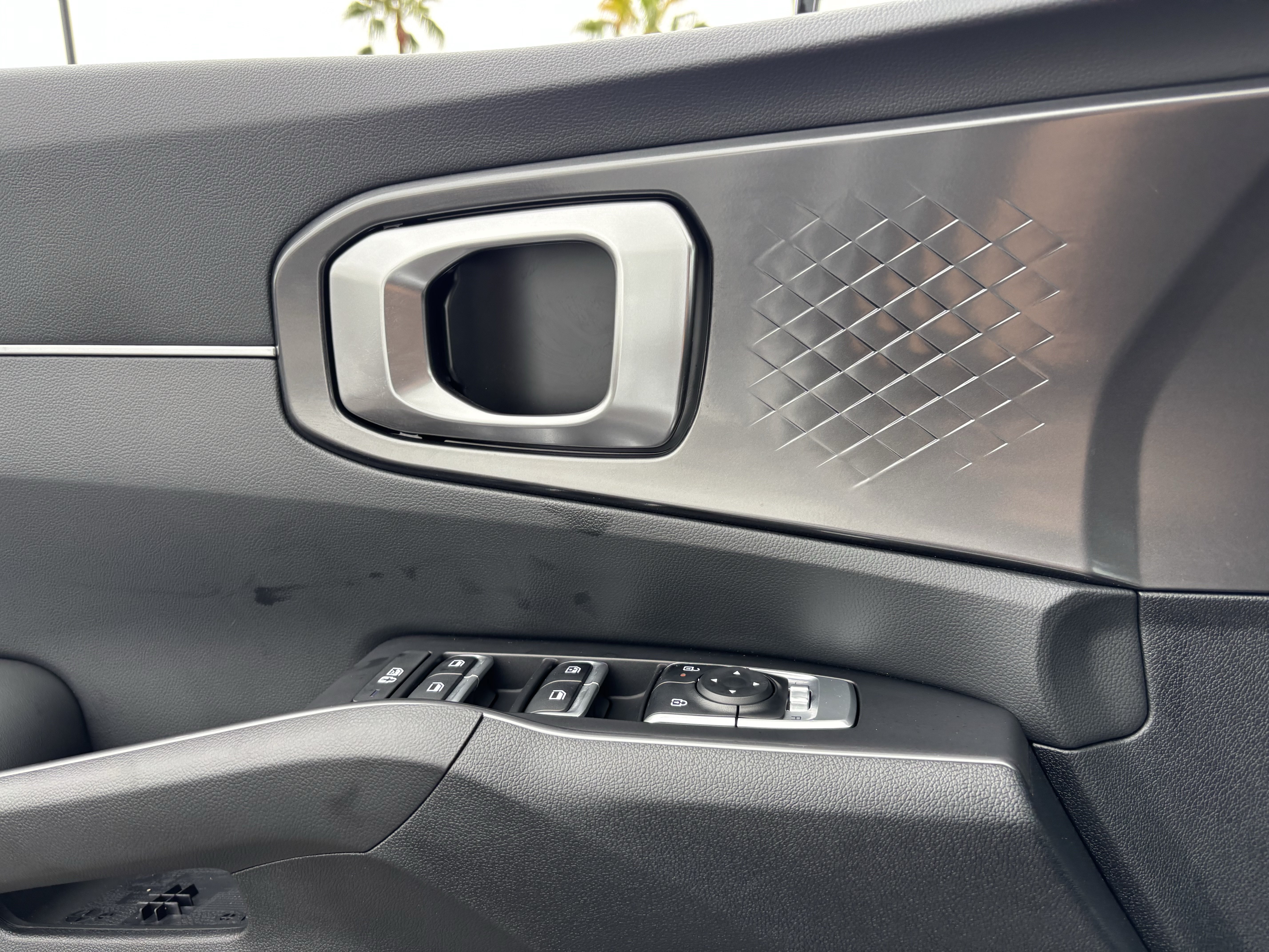 Certified 2025 Kia Sorento S w/ Panoramic Sunroof Package AWD/4WD image 20