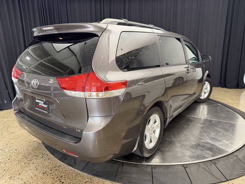 Used 2011 Toyota Sienna LE FWD image 8