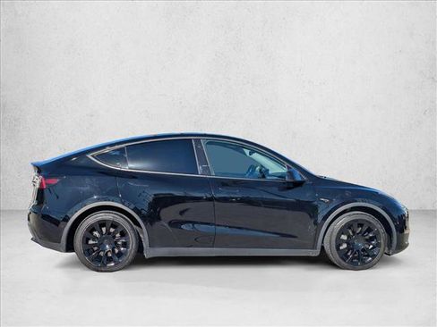 Used 2021 Tesla Model Y Long Range image 4