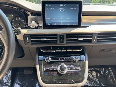 Used 2021 Lincoln Corsair FWD w/ Premium Package image 14