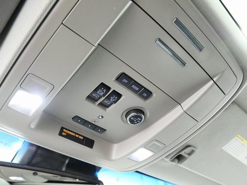 Used 2018 GMC Yukon SLT w/ Open Road Package image 36