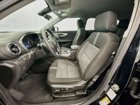 Used 2025 Chevrolet Blazer LT FWD image 13