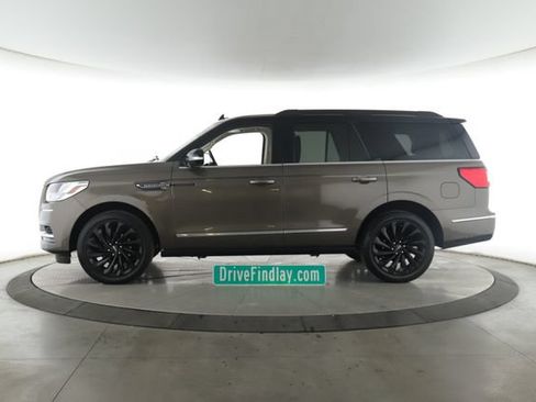 Used 2021 Lincoln Navigator Black Label w/ Special Edition Package AWD/4WD image 9
