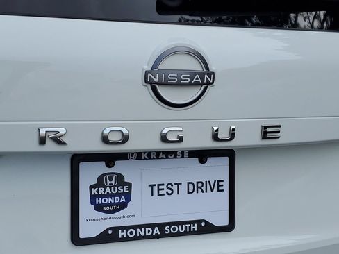 Used 2023 Nissan Rogue S FWD image 9