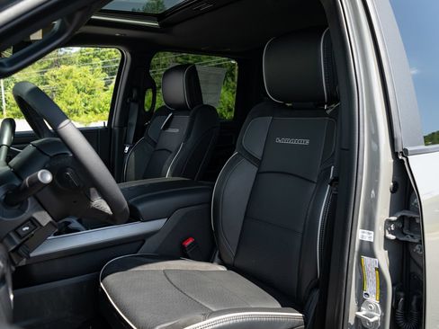 New 2026 RAM 3500 Laramie AWD/4WD image 24