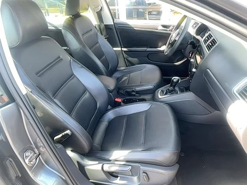 Used 2014 Volkswagen Jetta SE FWD image 16