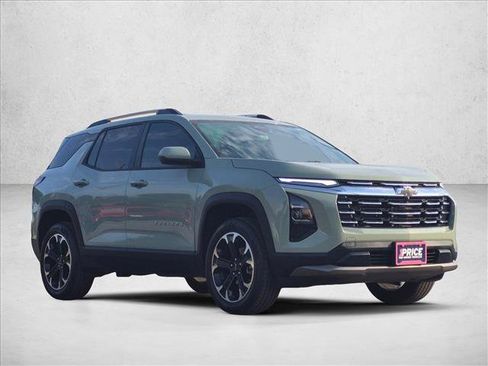 Used 2025 Chevrolet Equinox LT w/ Convenience Package II FWD image 3