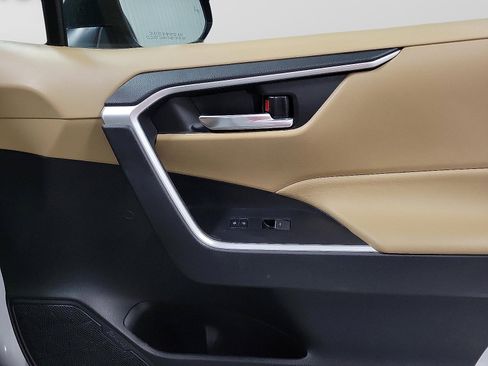 Certified 2023 Toyota RAV4 XLE w/ Convenience Package image 16