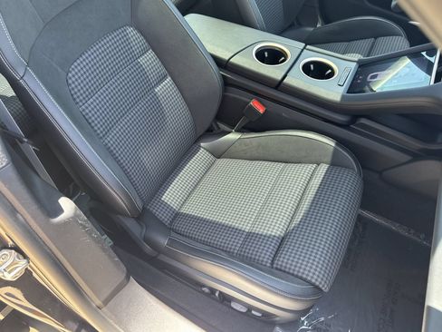 New 2025 Porsche Taycan 4S AWD/4WD image 29