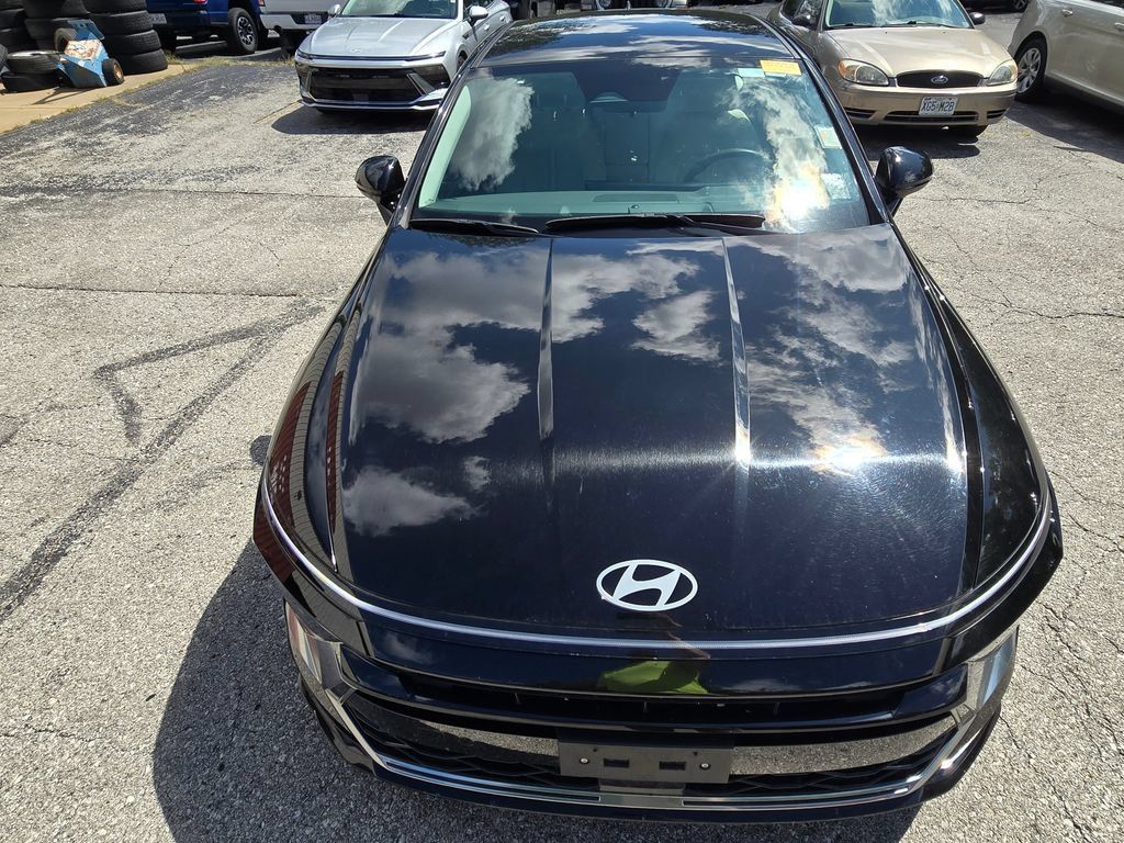Used 2025 Hyundai Sonata SEL FWD image 16