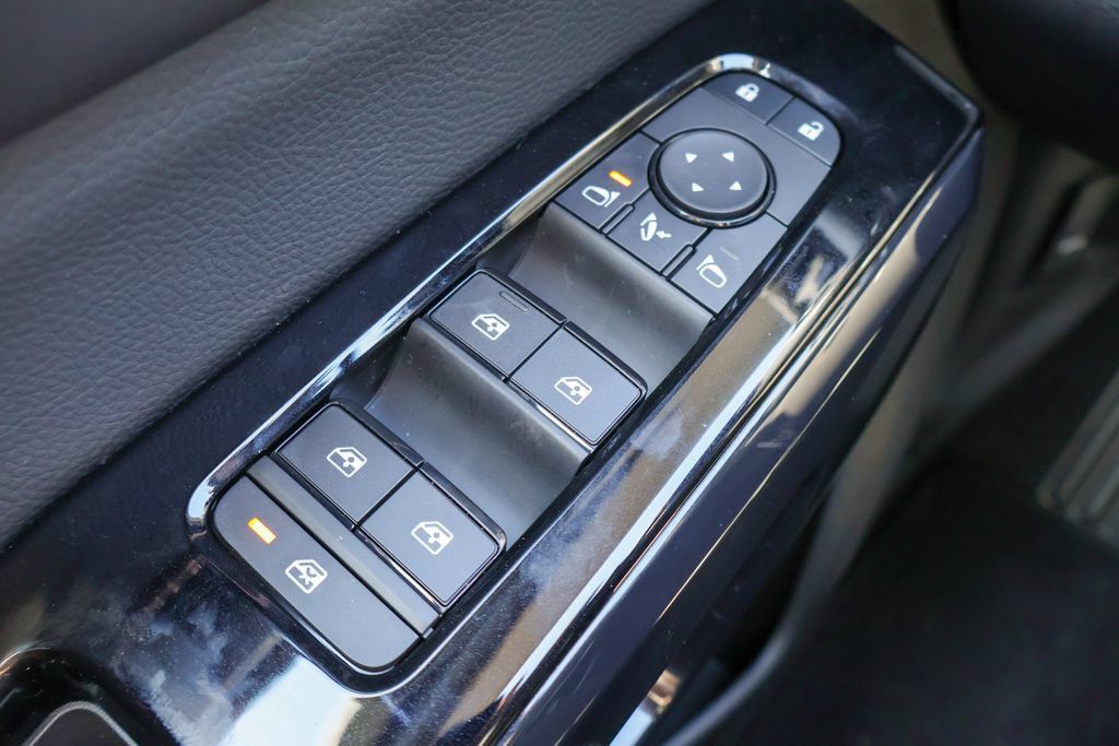 New 2026 Nissan Pathfinder Platinum w/ Accent Package FWD image 16