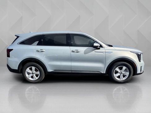 New 2026 Kia Sorento LX FWD image 4