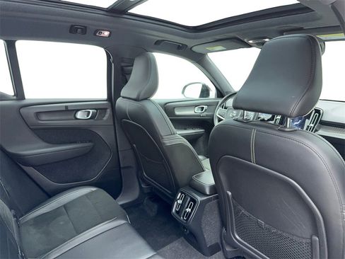 Used 2019 Volvo XC40 T5 R-Design image 49