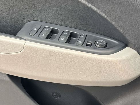 Used 2026 Hyundai Venue SEL FWD image 14